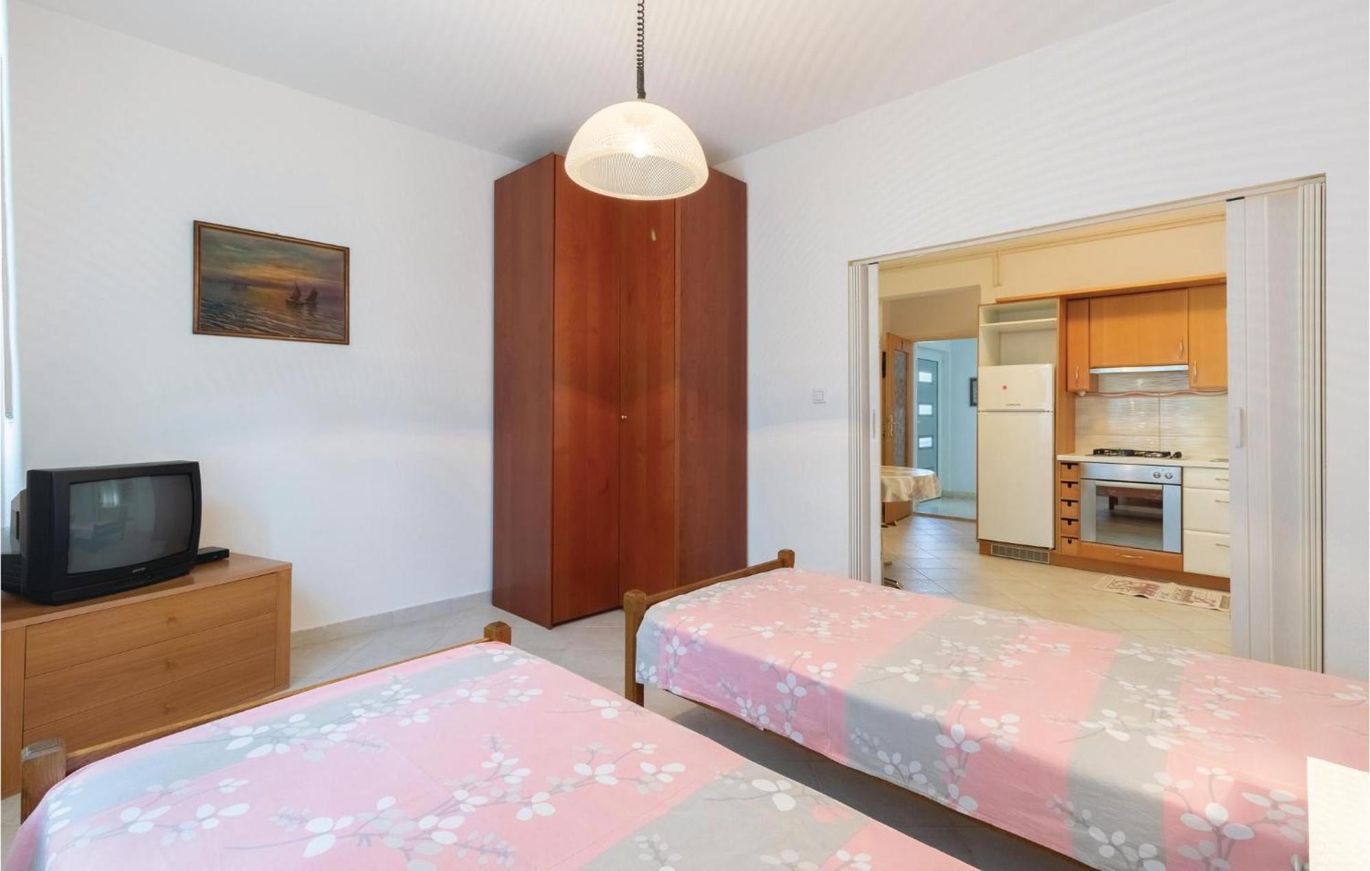Nice Apartment In Zadar With Kitchen מראה חיצוני תמונה