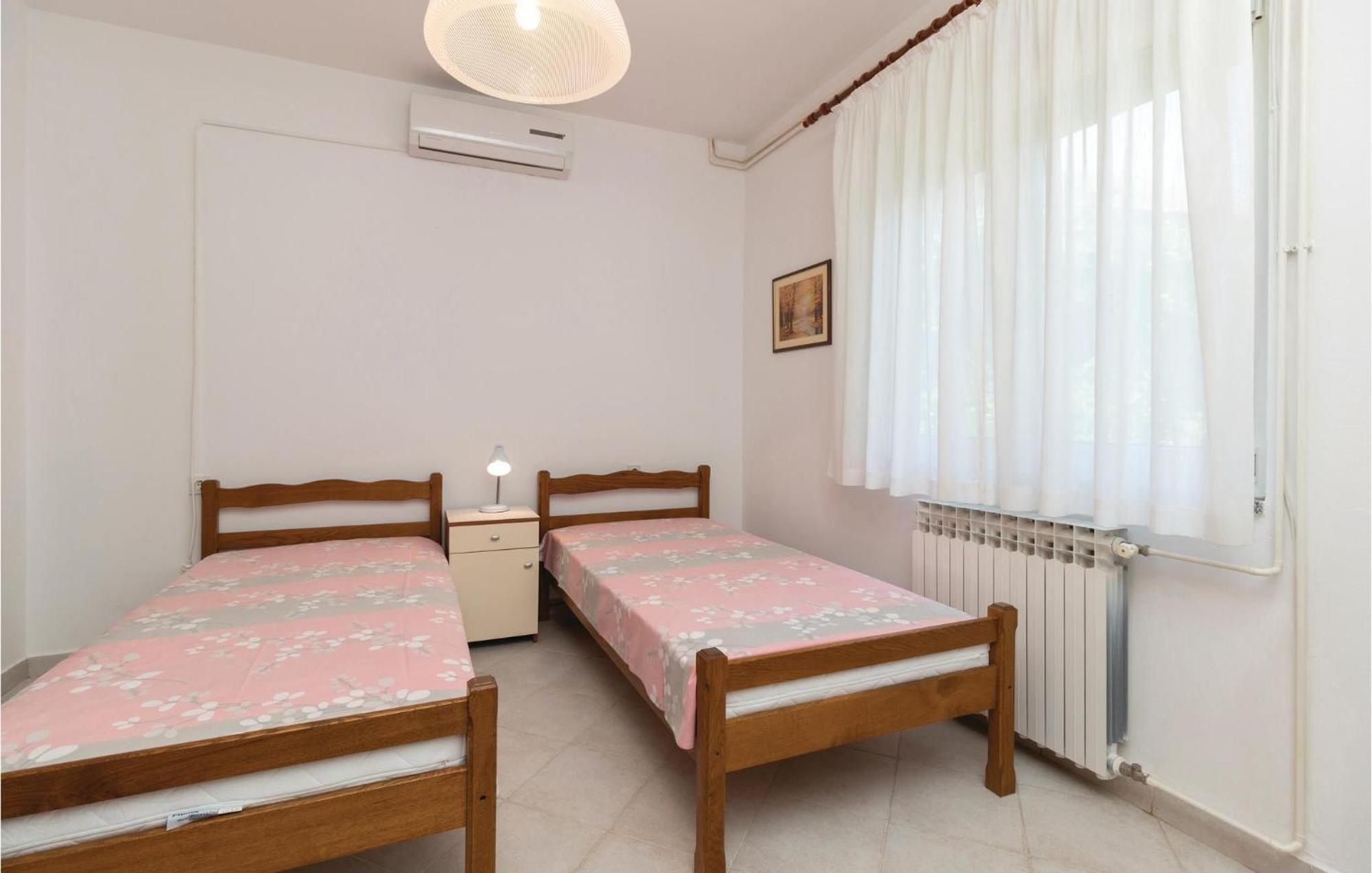 Nice Apartment In Zadar With Kitchen מראה חיצוני תמונה
