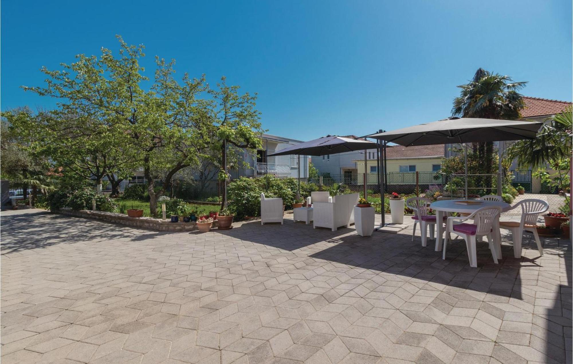 Nice Apartment In Zadar With Kitchen מראה חיצוני תמונה